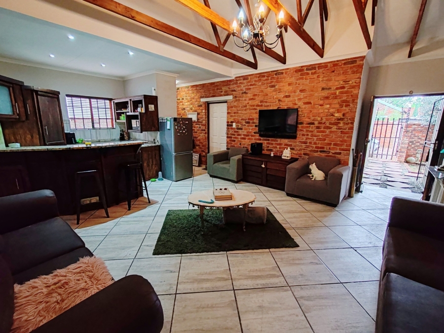 3 Bedroom Property for Sale in Mooivallei Park North West